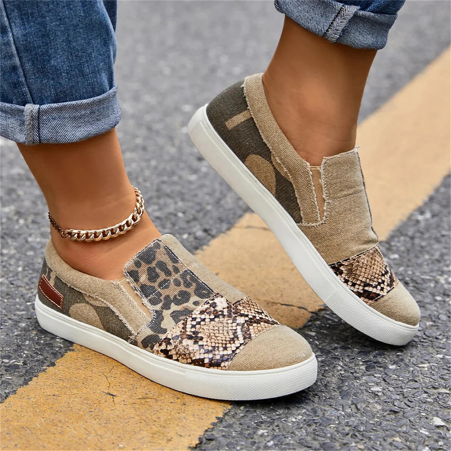 Comfortable tennis shoes for work women's on sale